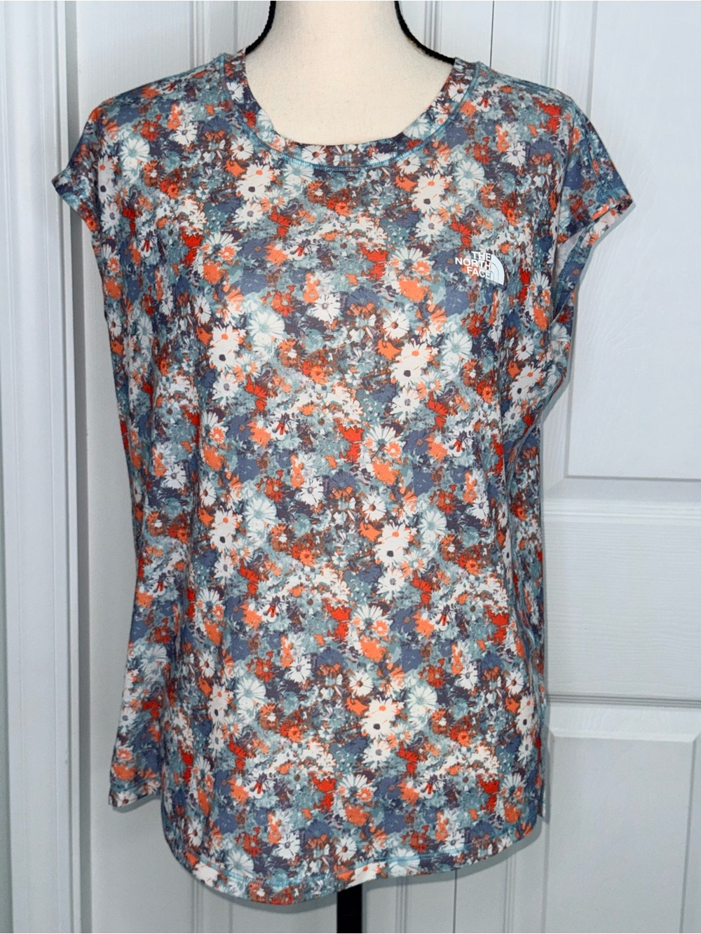 The North Face Women’s Small Floral Cap Sleeve Keyhole Back Active Top - Picture 1 of 13